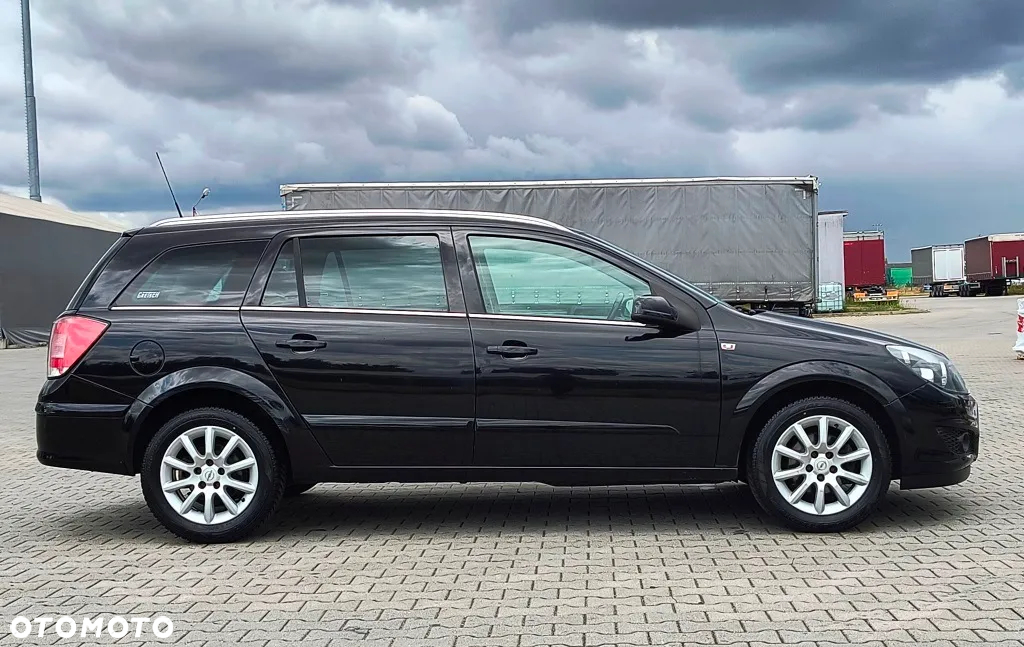 Opel Astra 1.8 Caravan Edition - 5