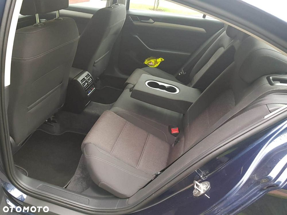 Volkswagen Passat 2.0 TDI BMT Comfortline - 11