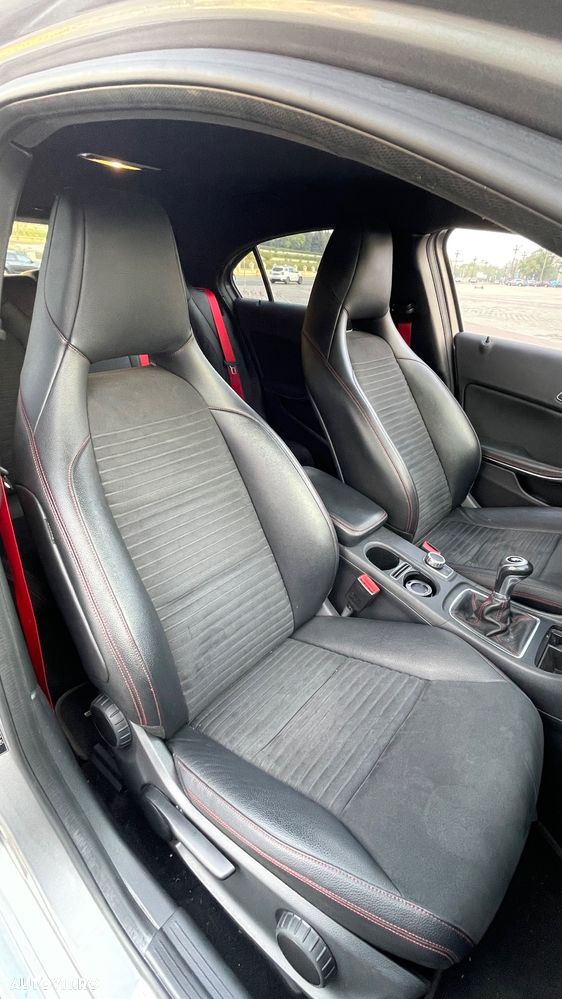 Mercedes-Benz A 180 AMG Line - 6
