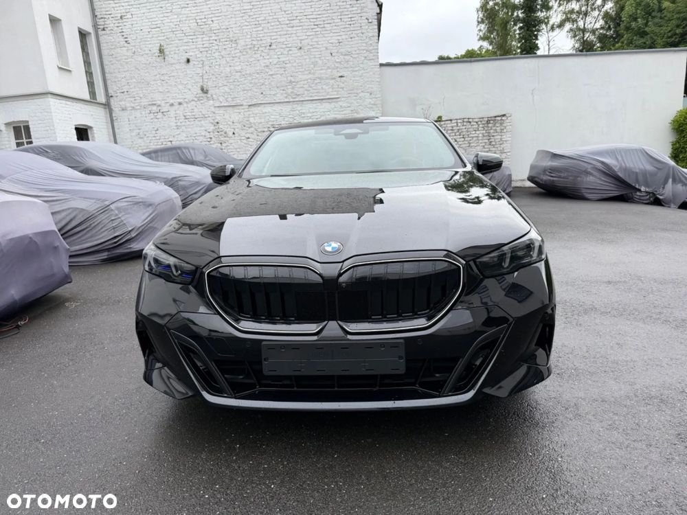 BMW Seria 5 540d xDrive mHEV M Sport - 2