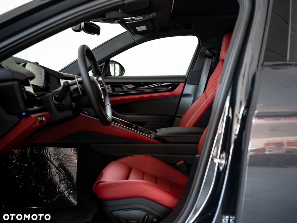 Porsche Panamera 4 - 8
