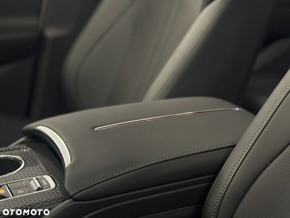 Hongqi HS3 1.5T FWD - 12