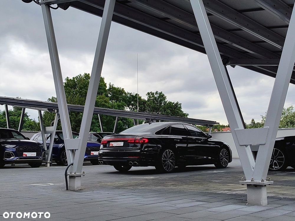 Audi S8 - 10