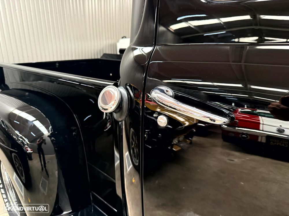 Ford F-100 F1 V8 5.7 - 53