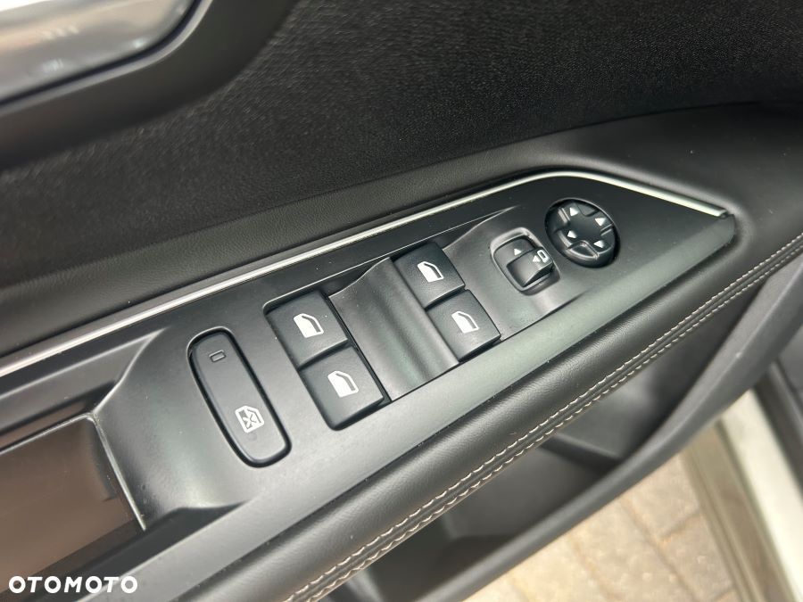 Peugeot 5008 ver-bluehdi-150-stop-start-allure - 14