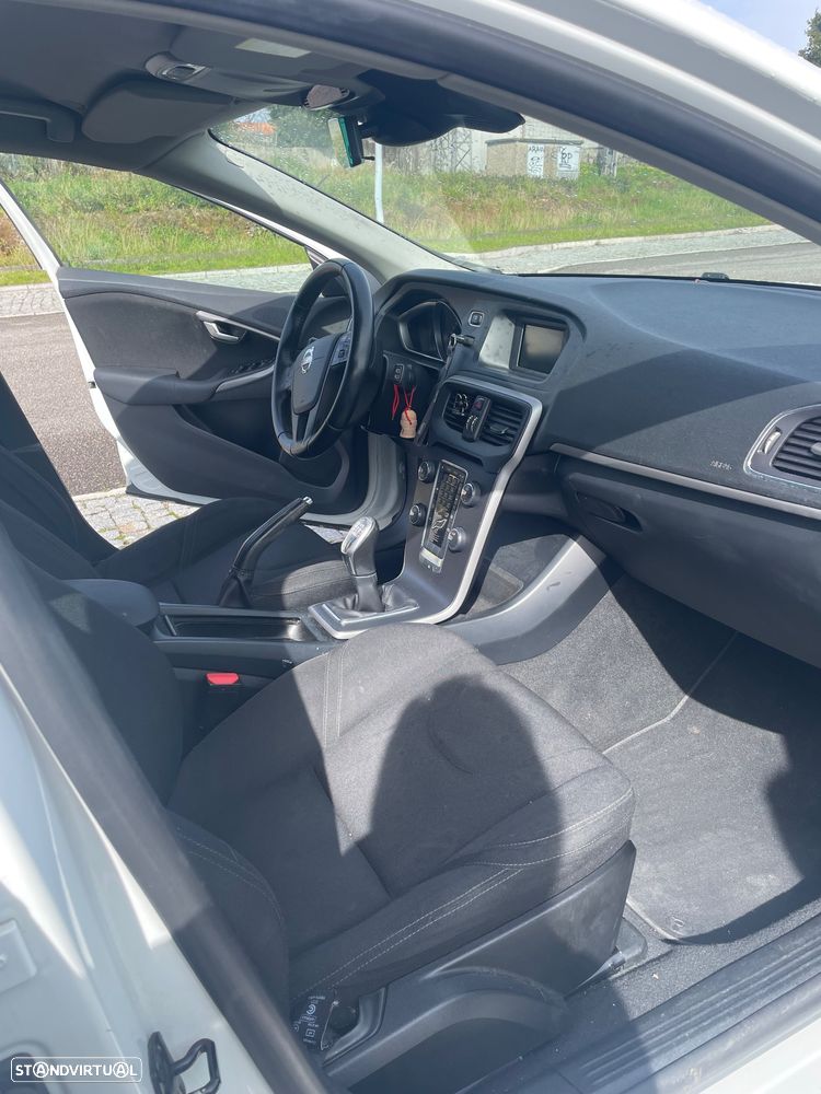 Volvo V40 D2 - 4