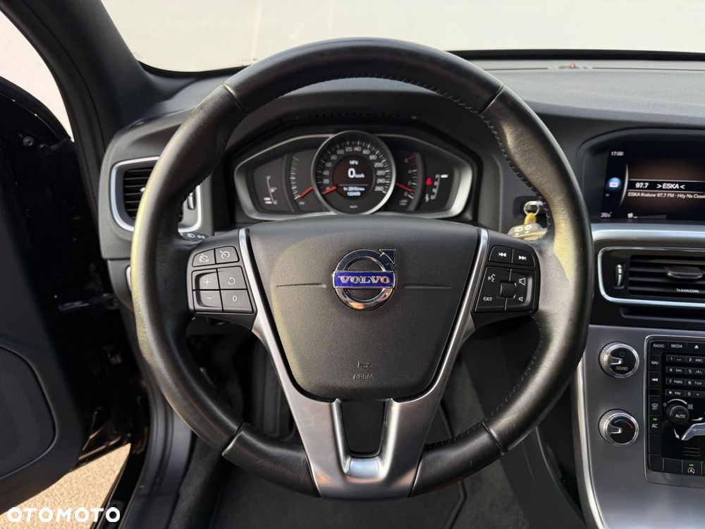 Volvo V60 Cross Country - 12