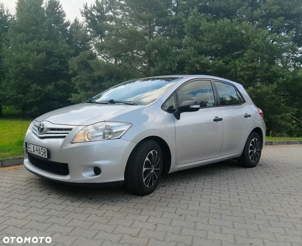 Toyota Auris - 2