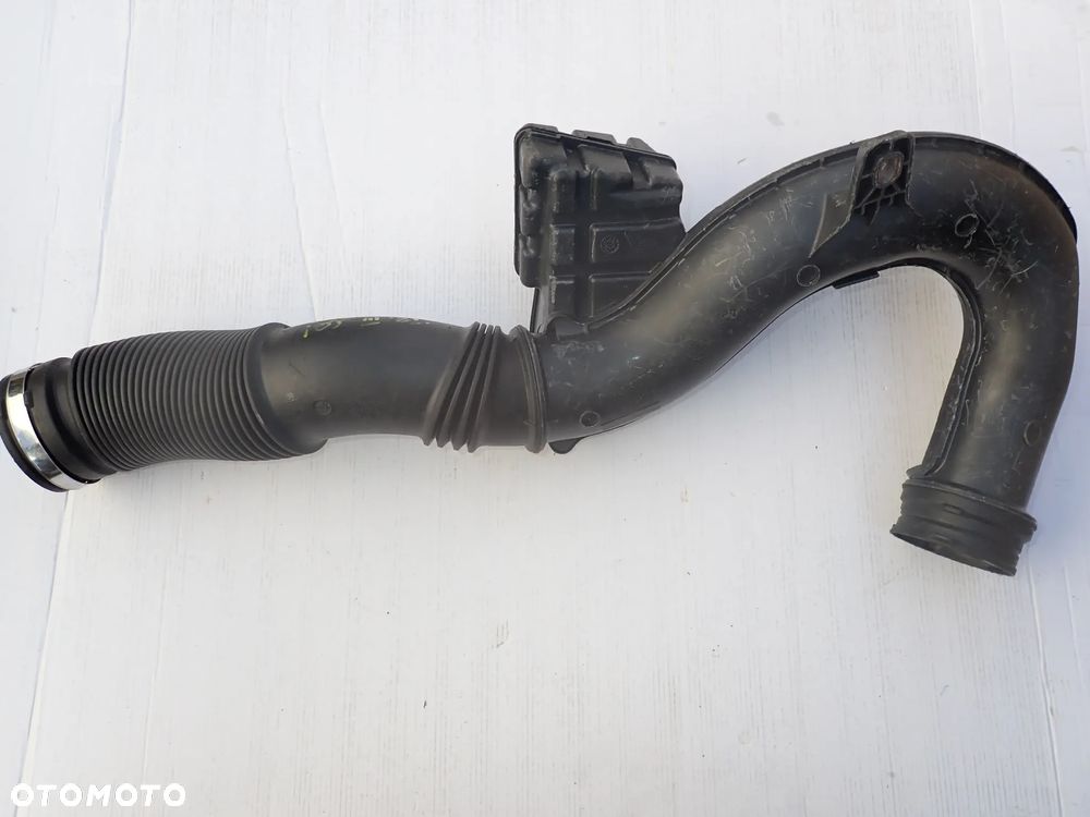 Trafic III VivaroB NV 300 Talento Rura Filtra Powietrza 1.6 DCI - 2