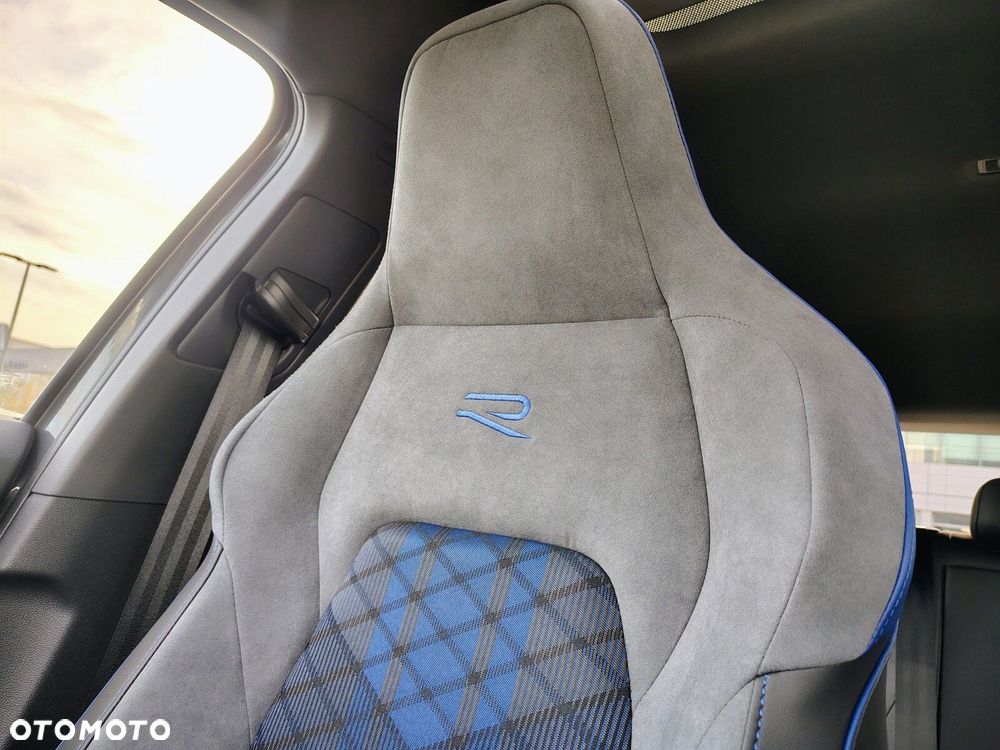 Volkswagen Golf - 18