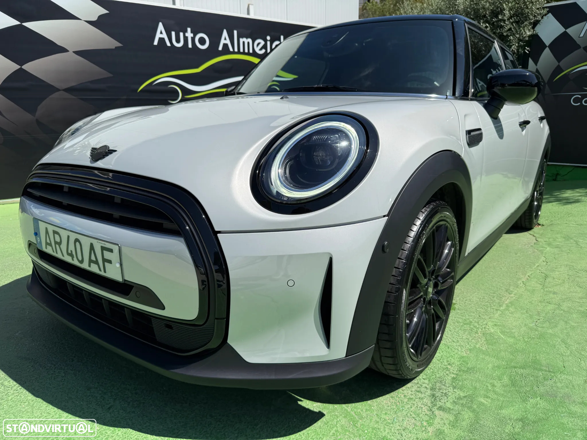 MINI 5 Portas Cooper Auto - 20