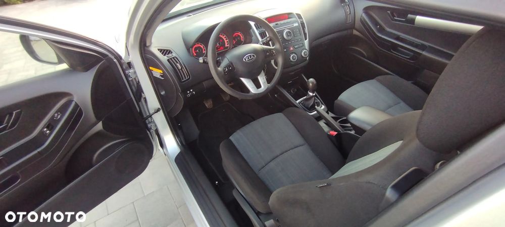 Kia ProCeed 1.4 CVVT Dream-Team Edition - 8
