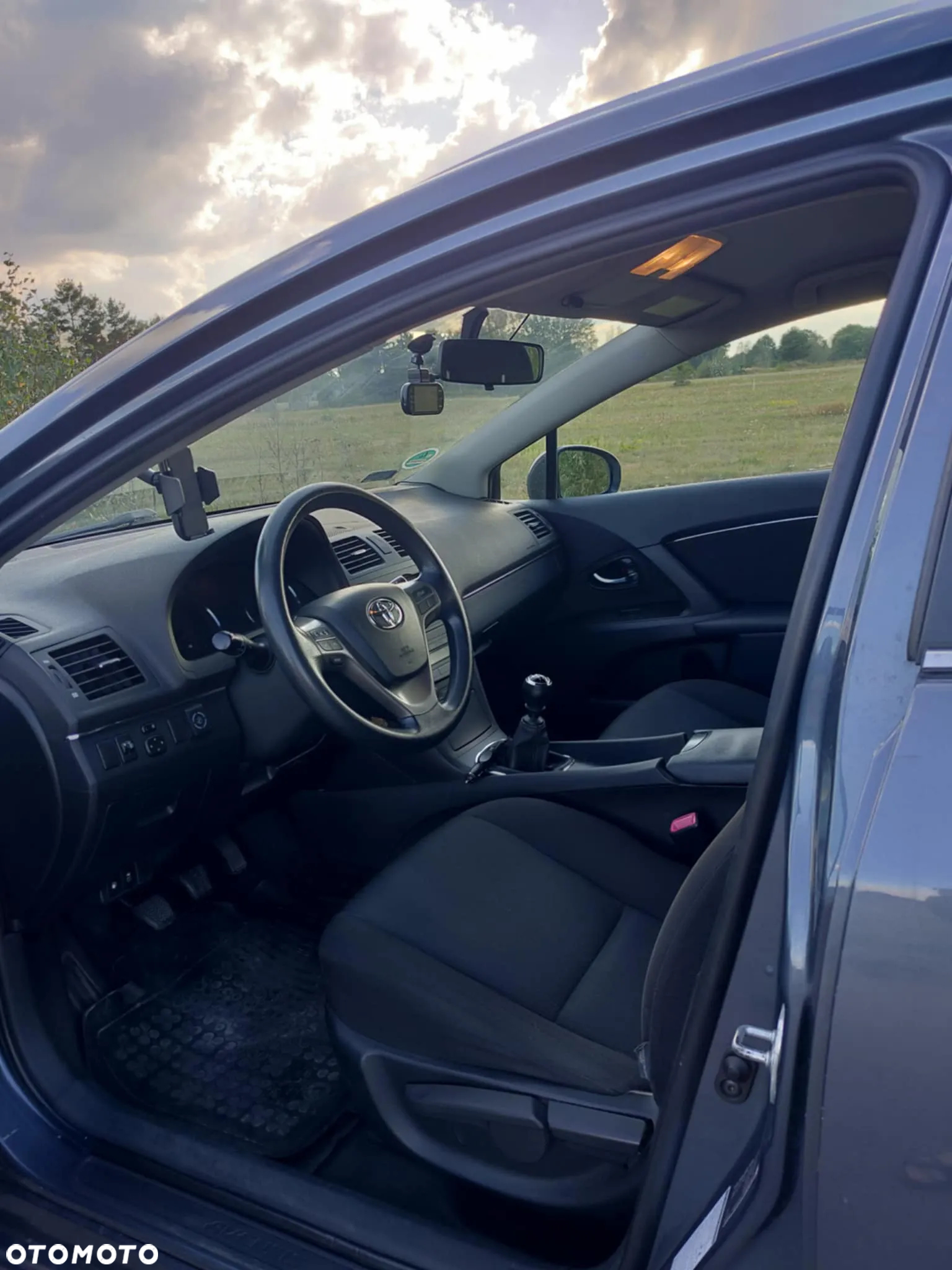 Toyota Avensis - 14
