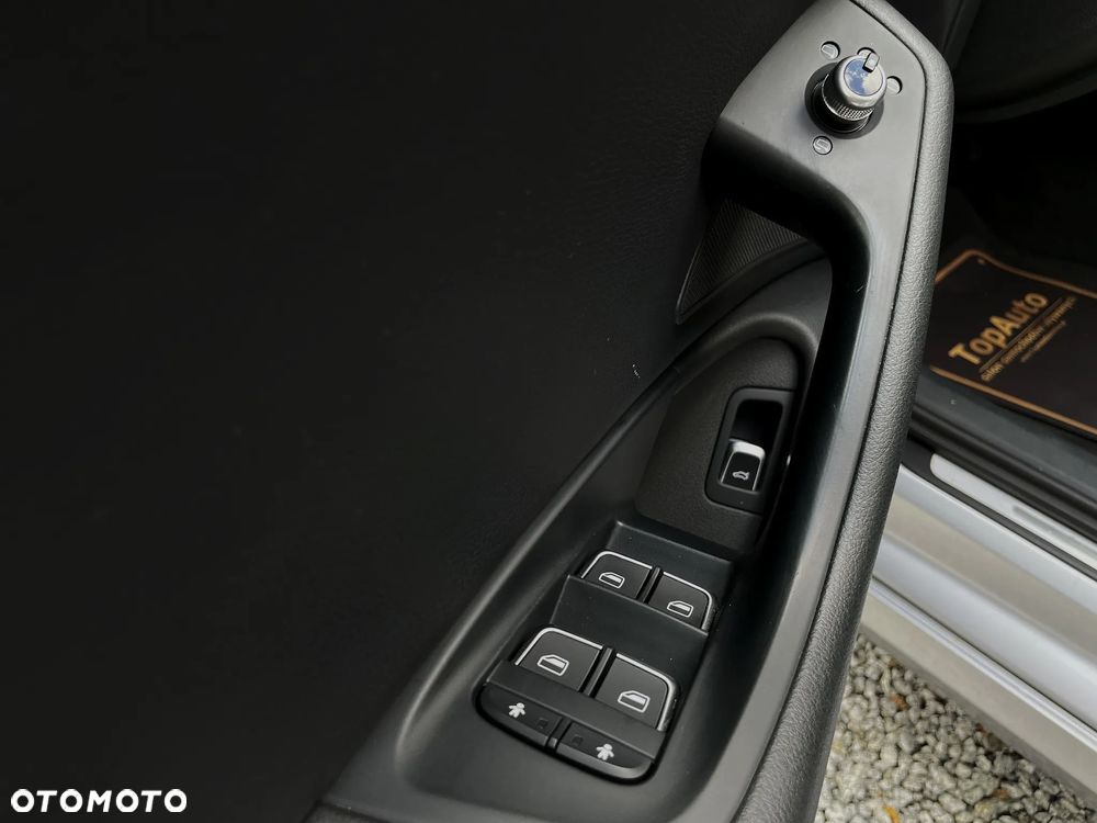 Audi A6 Avant 2.0 TDI Ultra DPF S tronic - 33