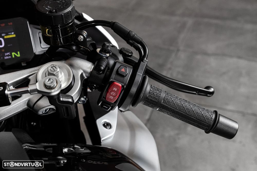 CF Moto 675SR-R - 15