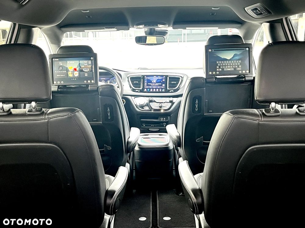 Chrysler Pacifica - 10