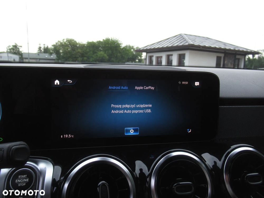Mercedes-Benz GLB 200 7G-DCT - 34