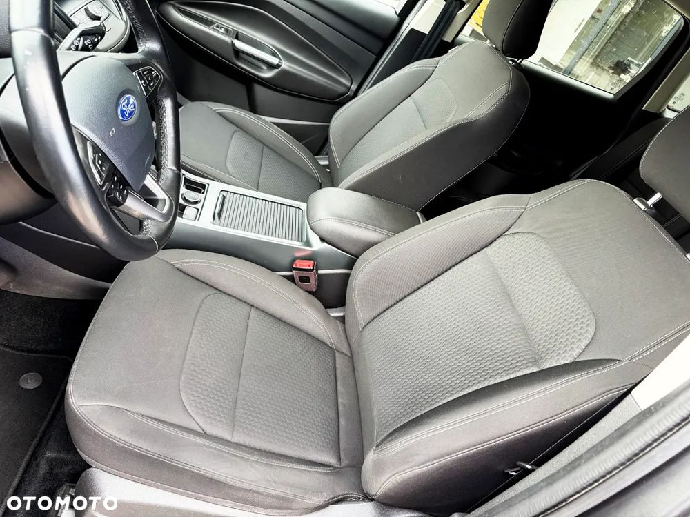 Ford Kuga 1.5 EcoBoost 2x4 Titanium - 19