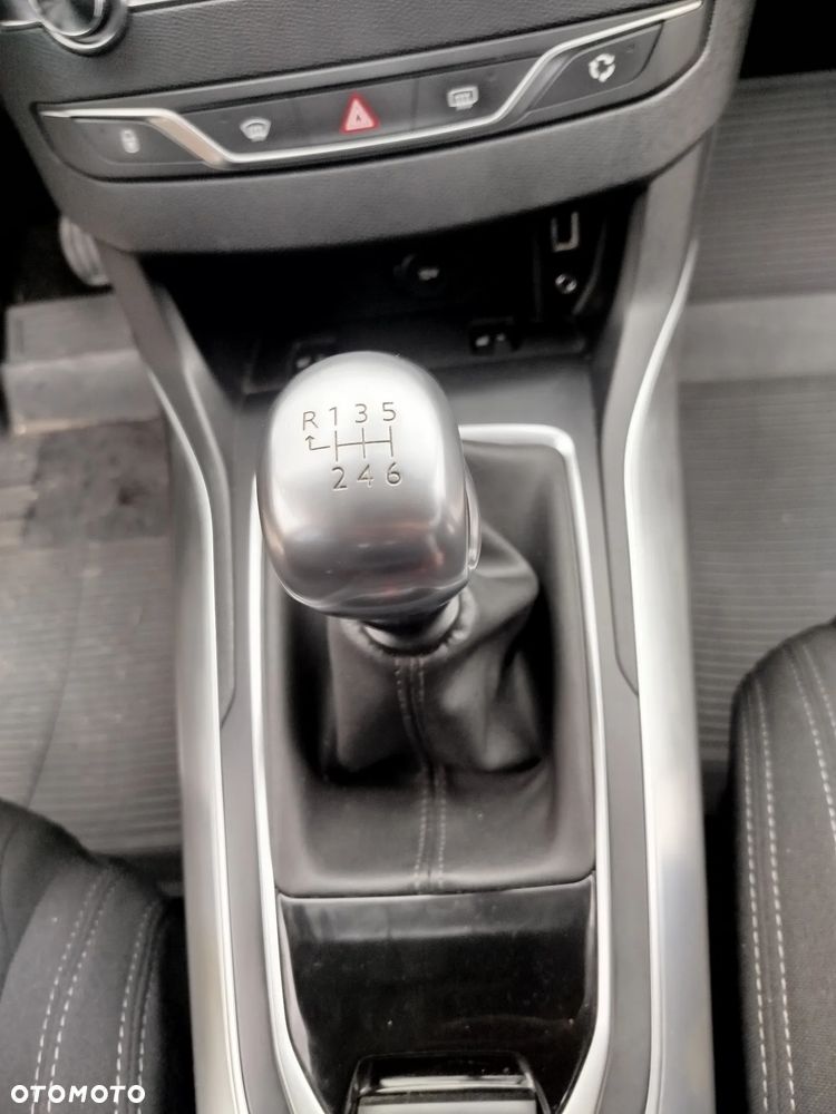 Peugeot 308 125 THP Allure - 19