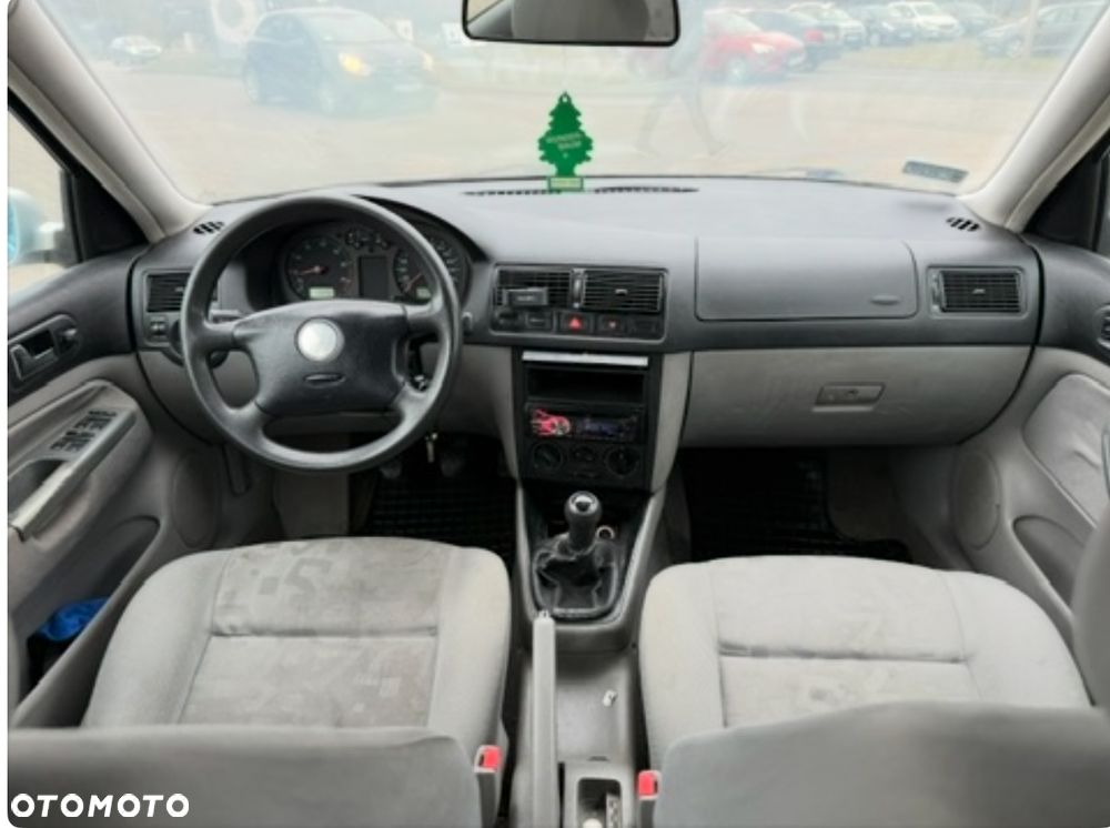 Volkswagen Golf 1.6 - 23