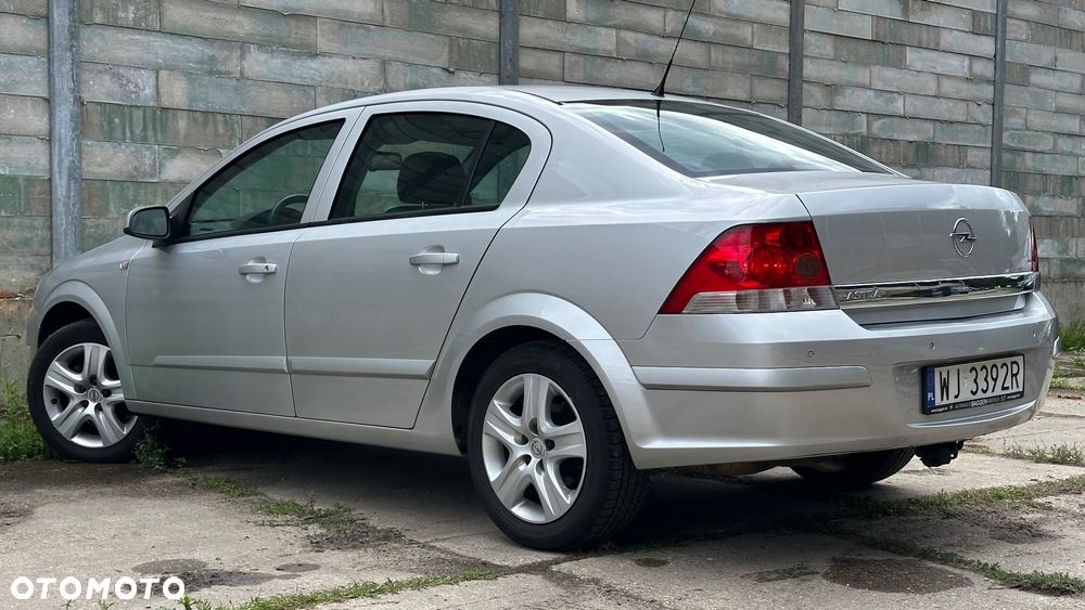 Opel Astra 1.6 Edition - 4