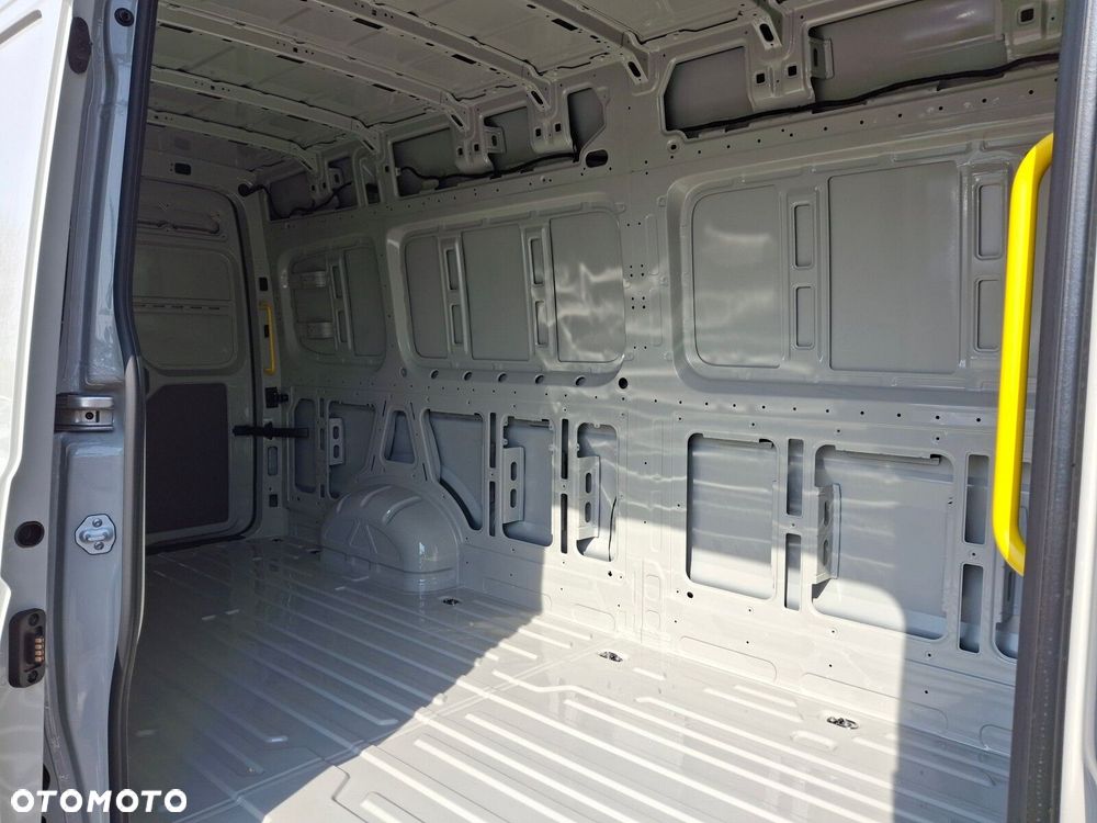Volkswagen Crafter - 14