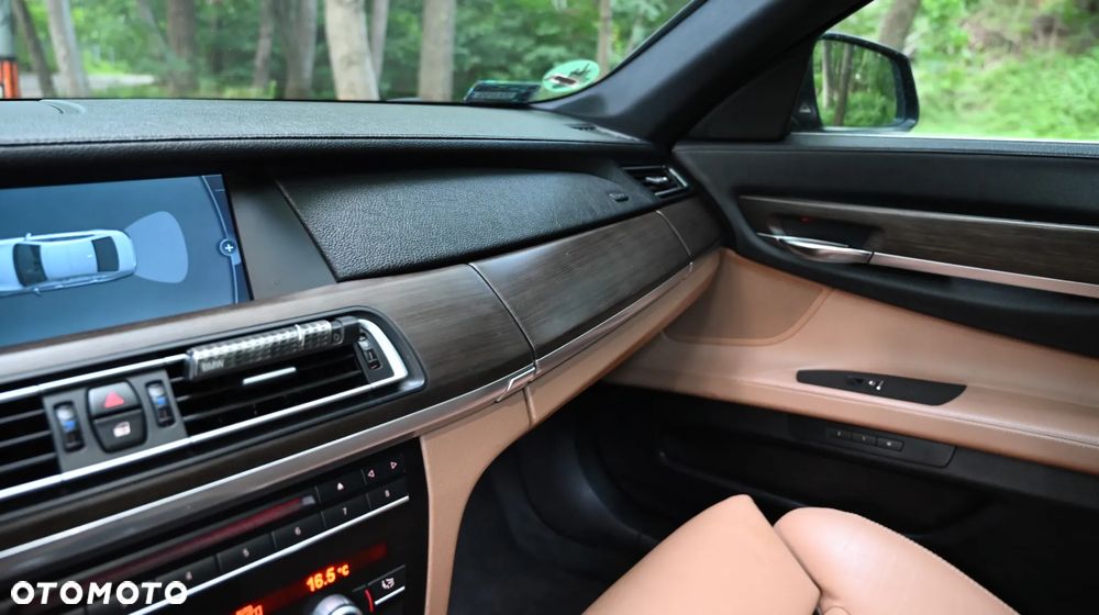 BMW Seria 7 730d - 36