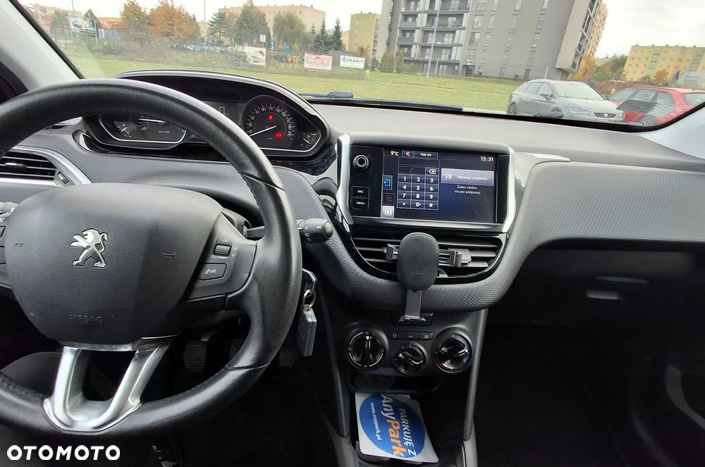 Peugeot 208 1.2 PureTech Style - 12