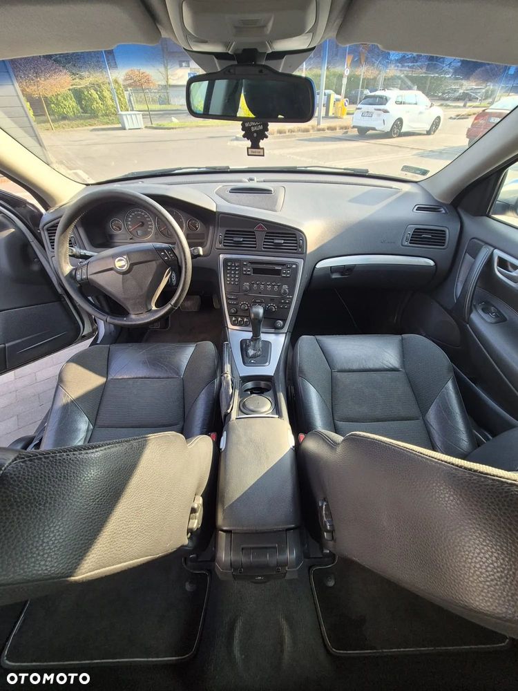 Volvo S60 2.4D Momentum - 8