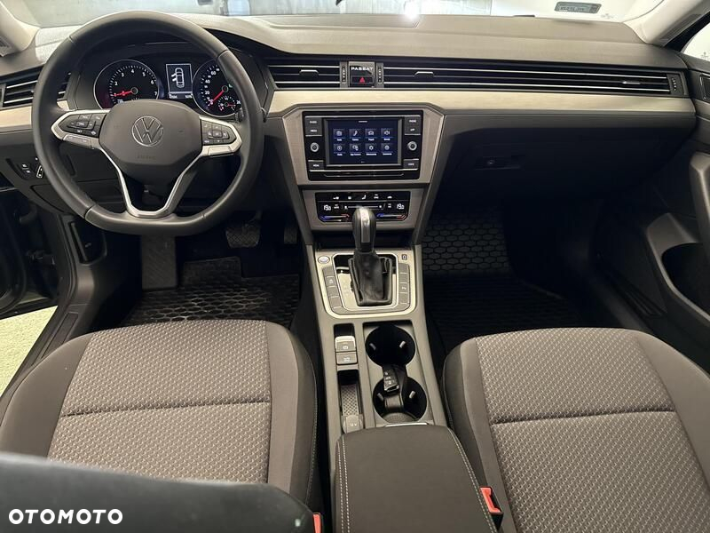 Volkswagen Passat - 20