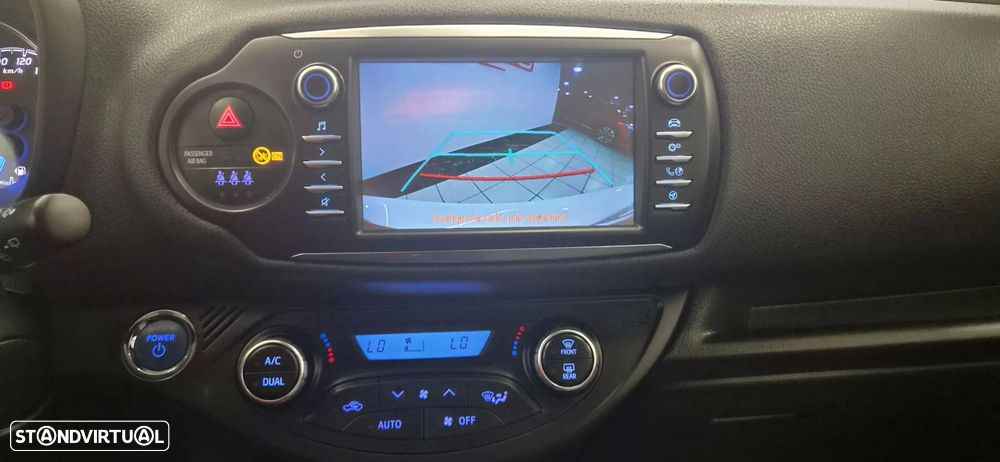 Toyota Yaris 1.5 HSD Comfort+P.Style - 29