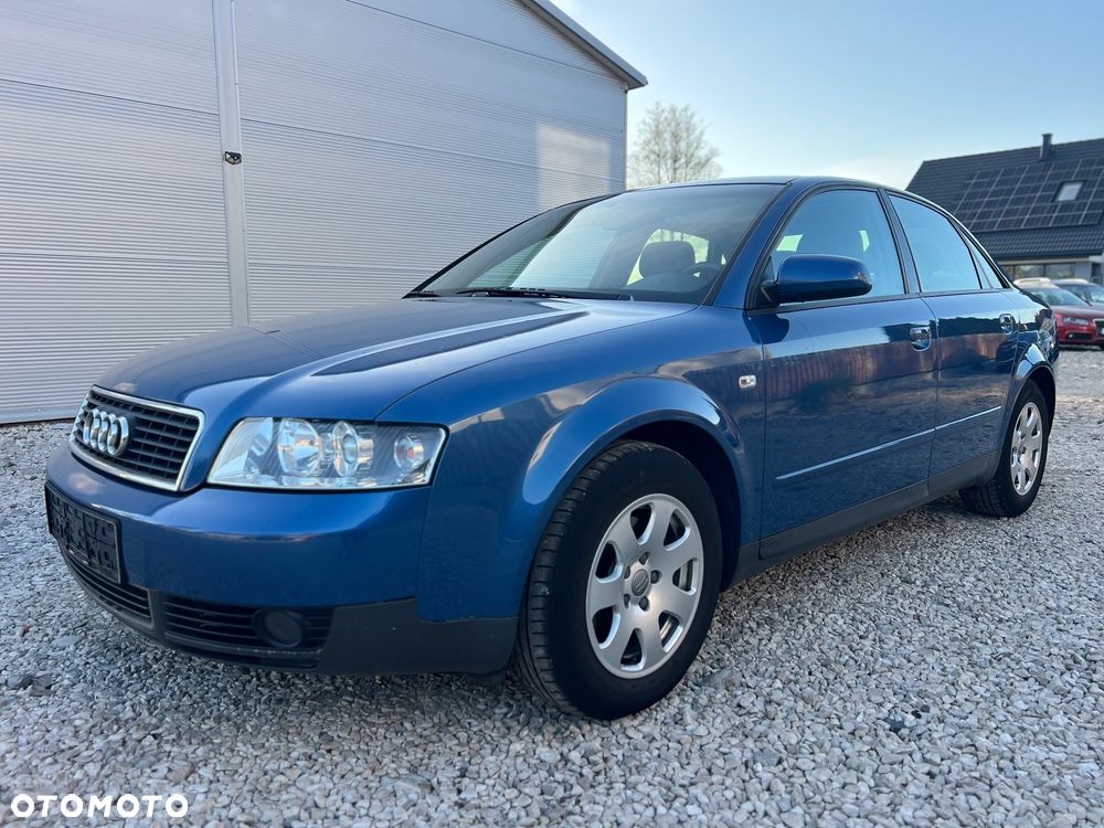 Audi A4 Limousine - 3