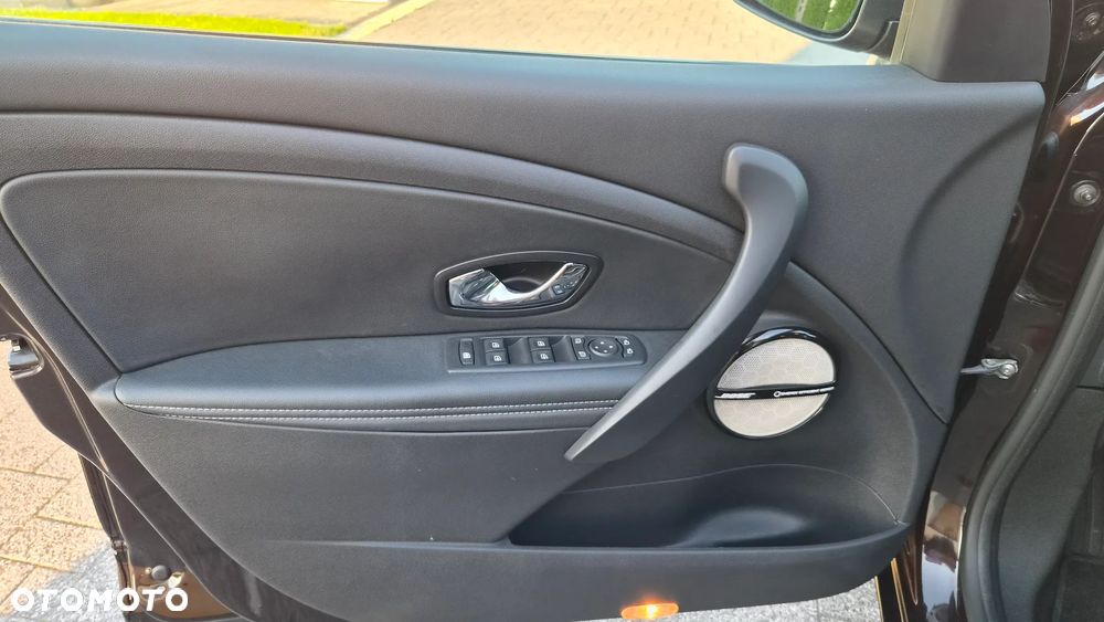 Renault Megane ENERGY TCe 130 BOSE EDITION - 23