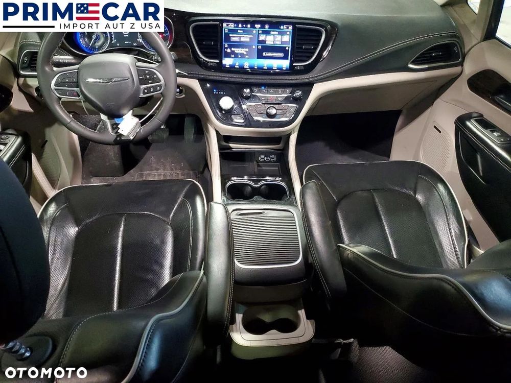 Chrysler Pacifica - 12