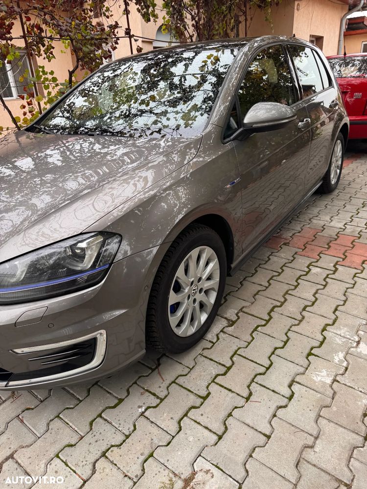 Volkswagen Golf - 32
