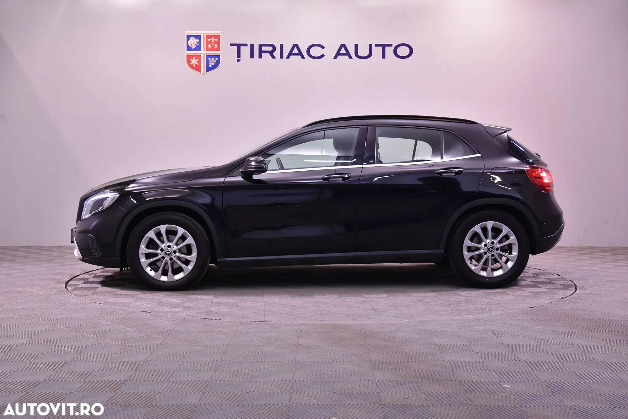 Mercedes-Benz GLA 200 d 7G-DCT - 2