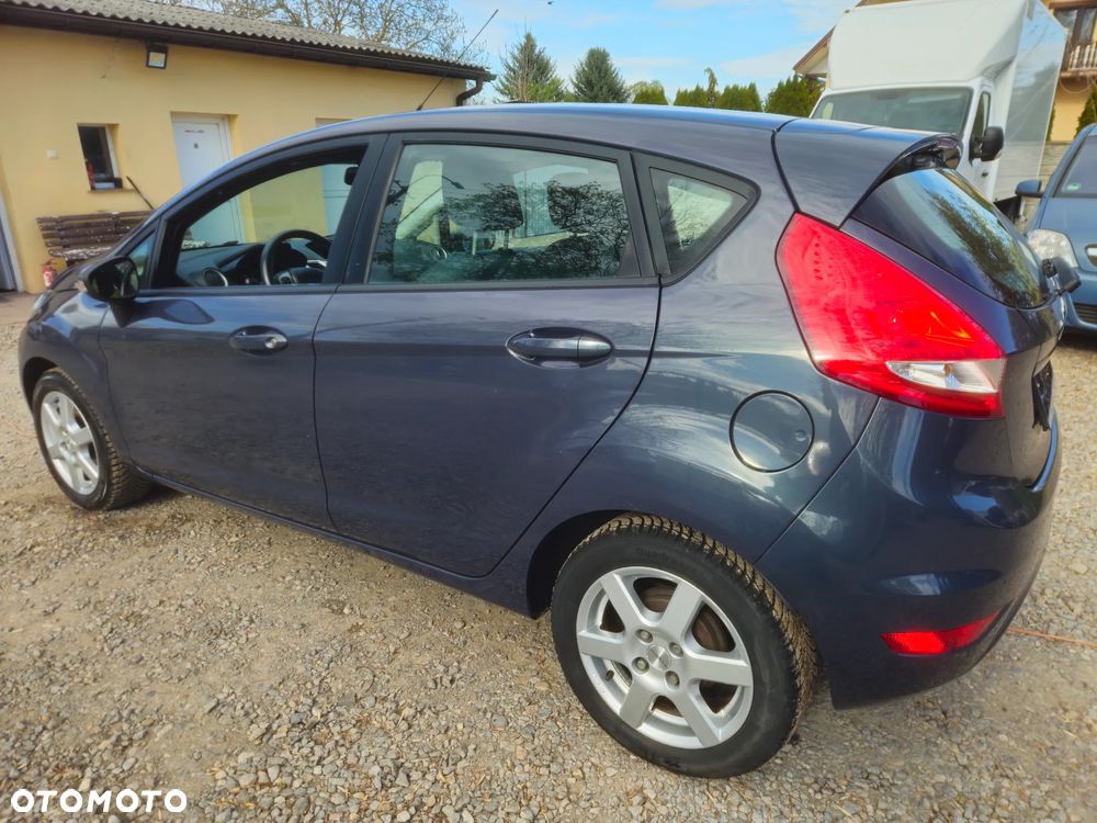 Ford Fiesta 1.25 Celebration - 32