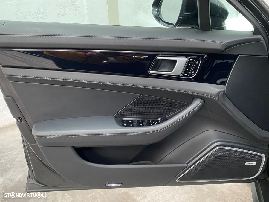 Porsche Panamera 4 E-Hybrid Platinum Edition - 26