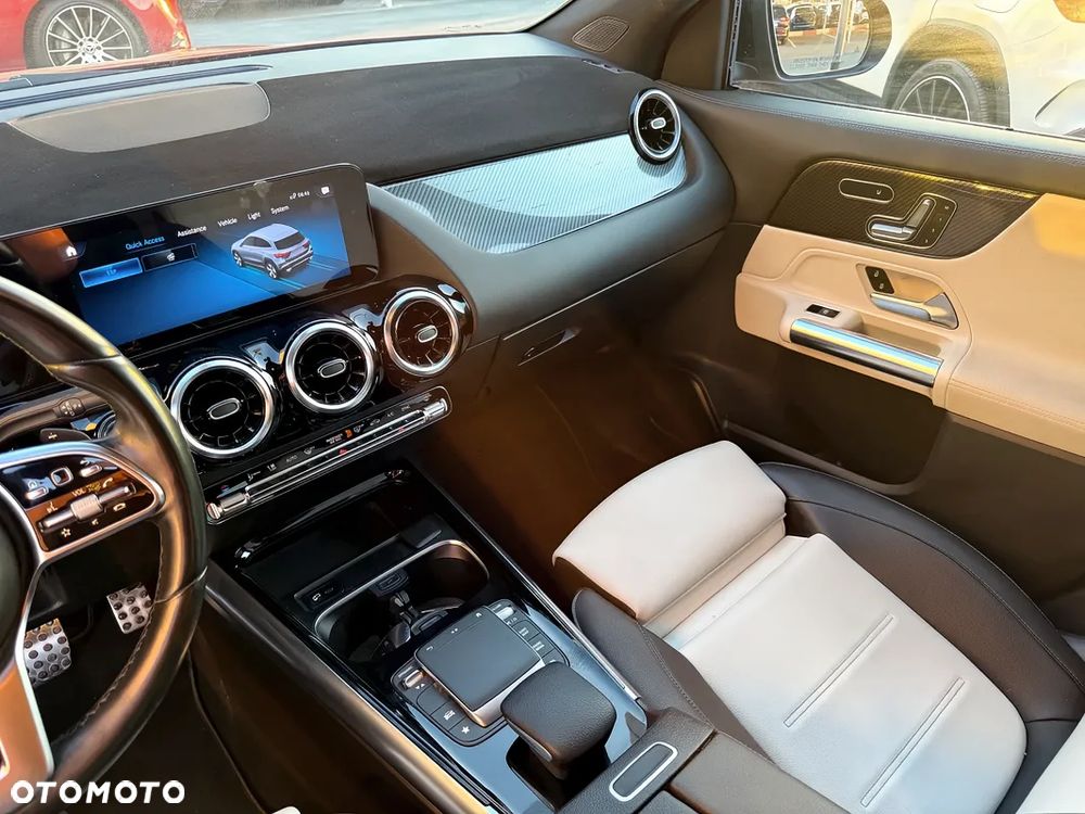 Mercedes-Benz GLA 250 4-Matic AMG Line - 9