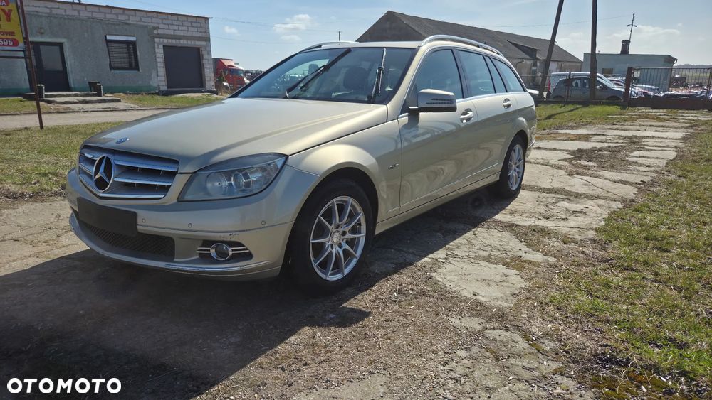 Mercedes-Benz Klasa C 250 CGI BlueEff Avantgarde - 2