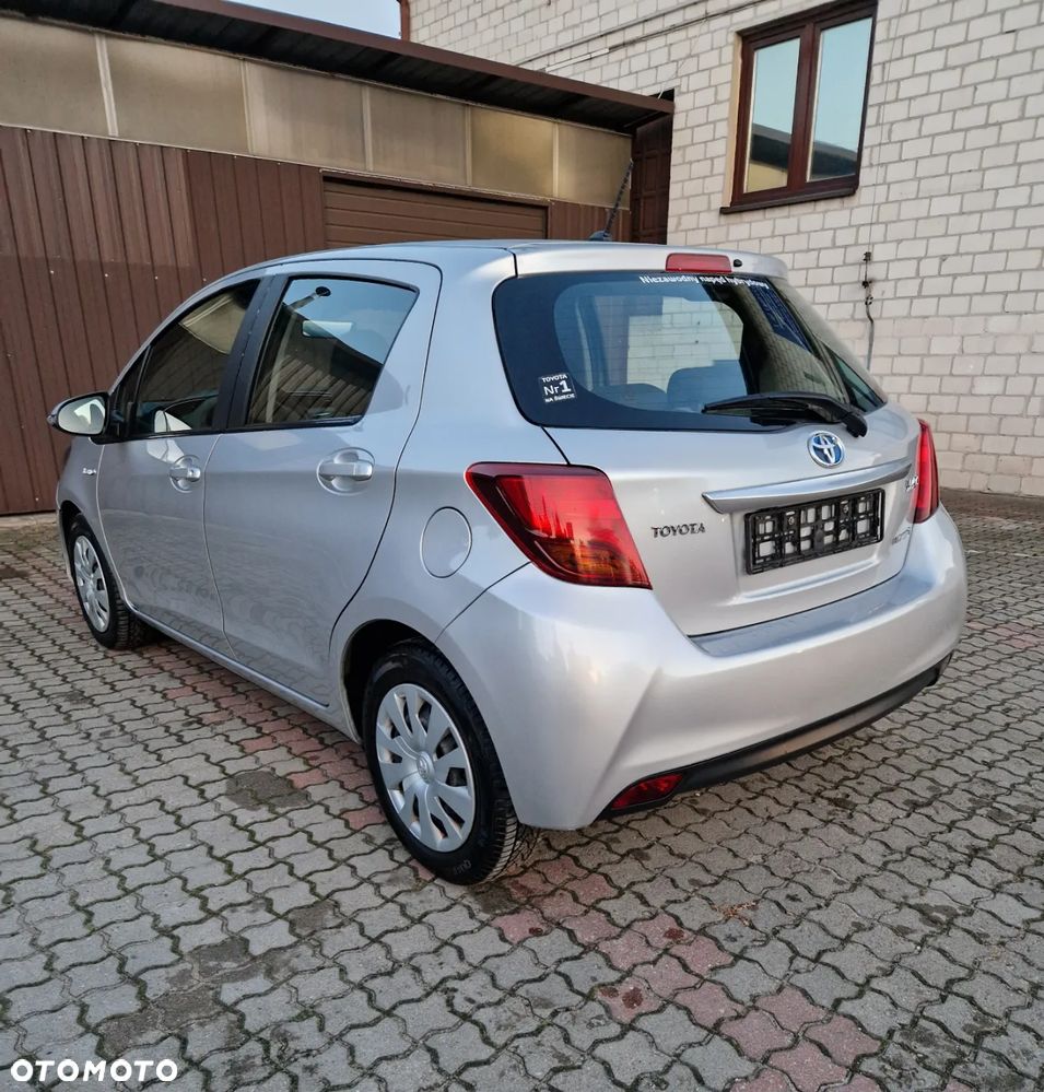 Toyota Yaris Hybrid 100 Active EU6 - 13