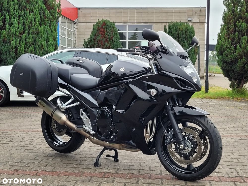 Suzuki GSX - 17