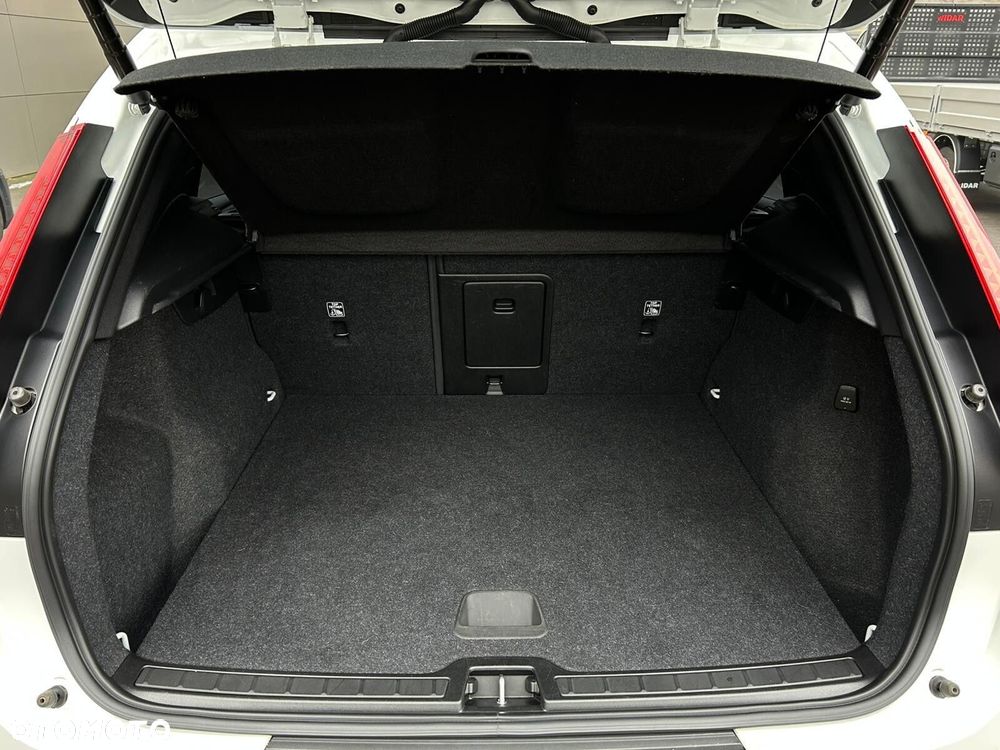 Volvo XC 40 T3 Momentum Pro - 9