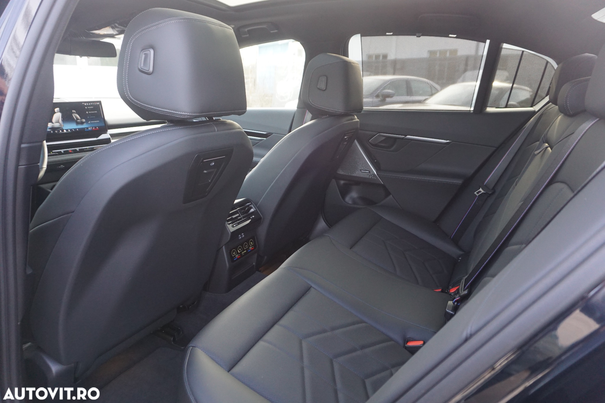 BMW Seria 5 520i AT MHEV - 21