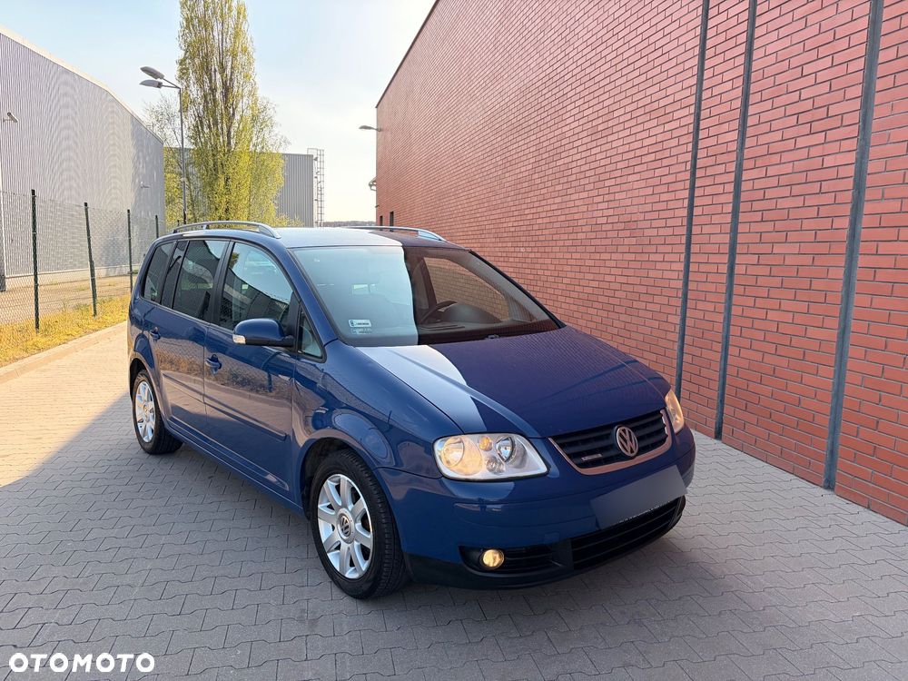 Volkswagen Touran - 1