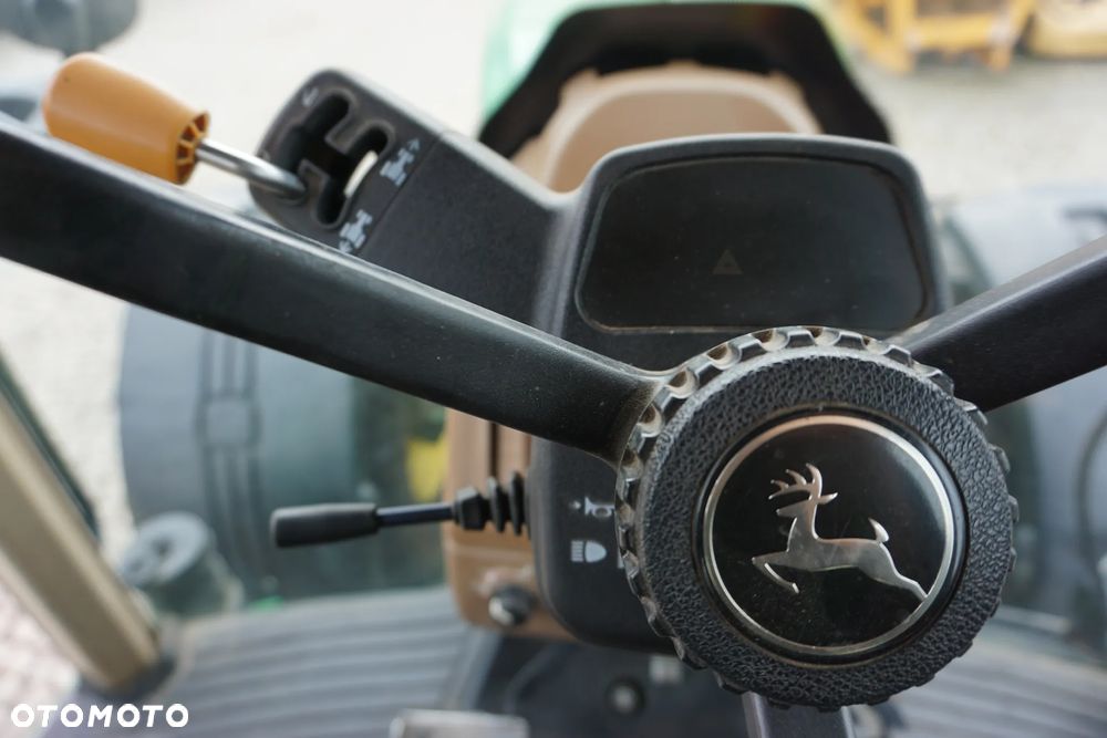 John Deere 7920 - 17