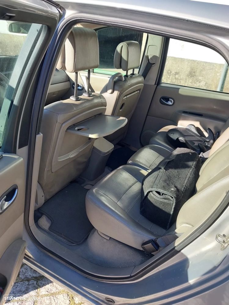 Renault Scénic 1.9 dCi L. Privilége - 10