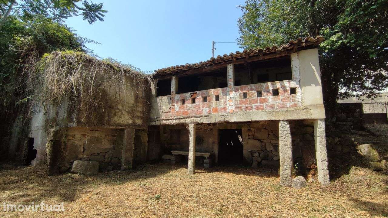 Moradia para restauro, com 2317 m2 de terreno, em Prozelo, Amares - Grande imagem: 3/20