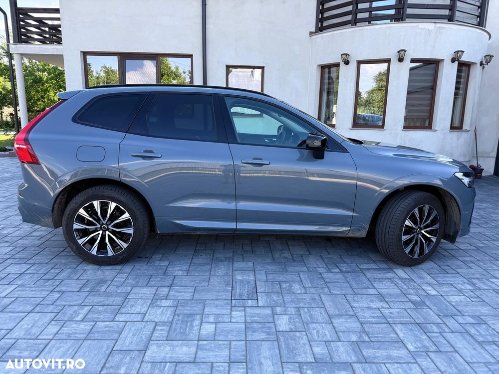 Volvo XC 60 B4 D Plus Dark - 4