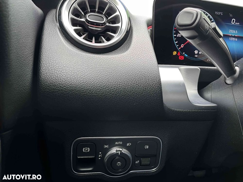 Mercedes-Benz GLB - 10